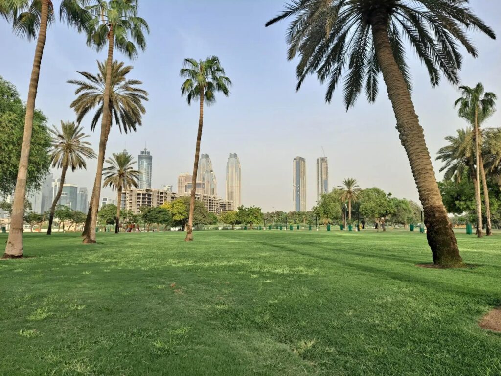canal front residences al Safa park